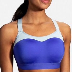 NWOT Brooks Dare Racerback